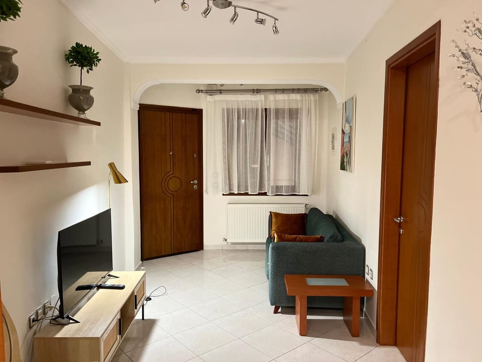 Communal lounge/ TV room, TV and multimedia, Living room, Seating area
