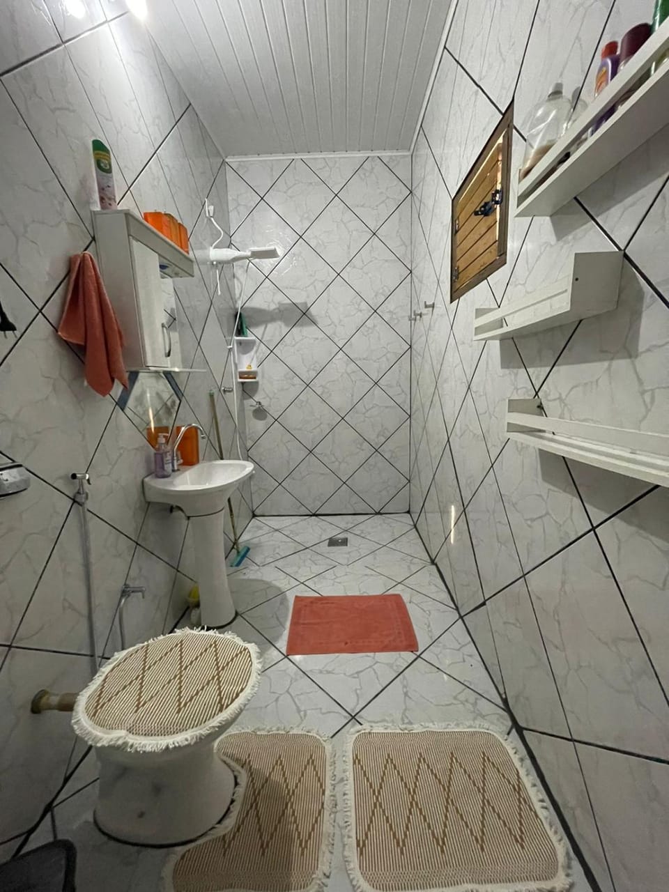Shower, Bathroom, towels
