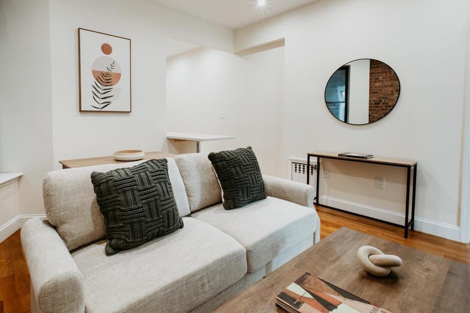 Spacious 3BR Upper West Side Apt - Steps from Central Park Apartment in Upper West Side