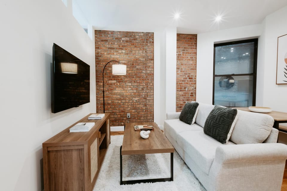 Spacious 3BR Upper West Side Apt - Steps from Central Park Apartment in Upper West Side