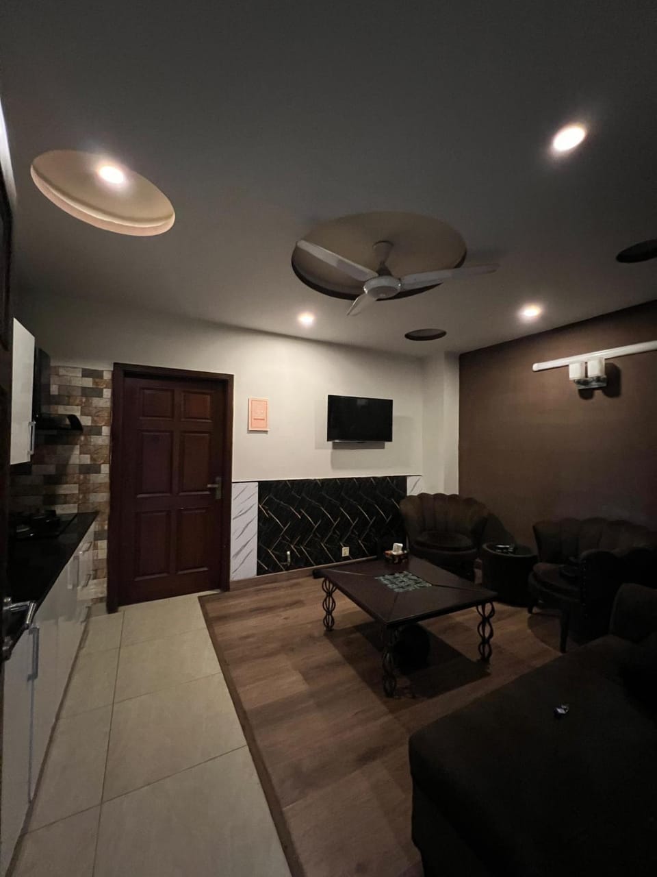 Communal lounge/ TV room, TV and multimedia, Living room, Seating area, Evening entertainment