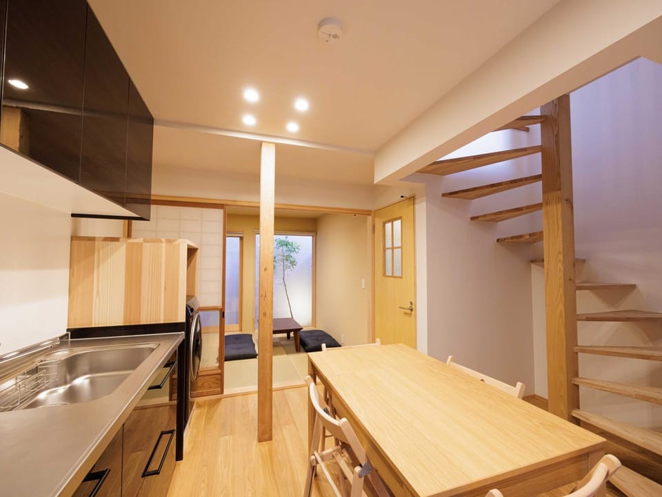 Kitchen or kitchenette, Photo of the whole room, Dining area