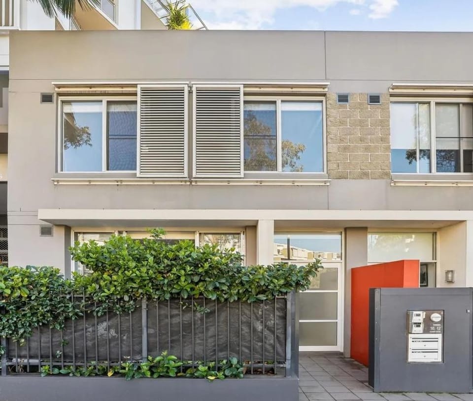 Amalfi Waterfront Townhouse House in Sydney