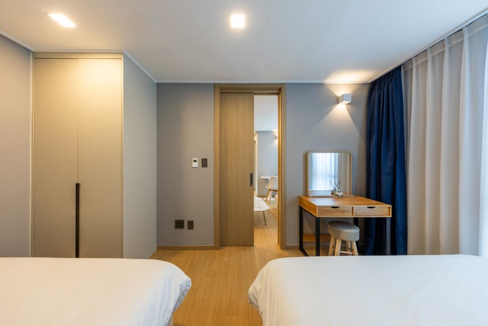 Hera Haeundae Family-Up to 5 Guests Residence Apartment in Busan