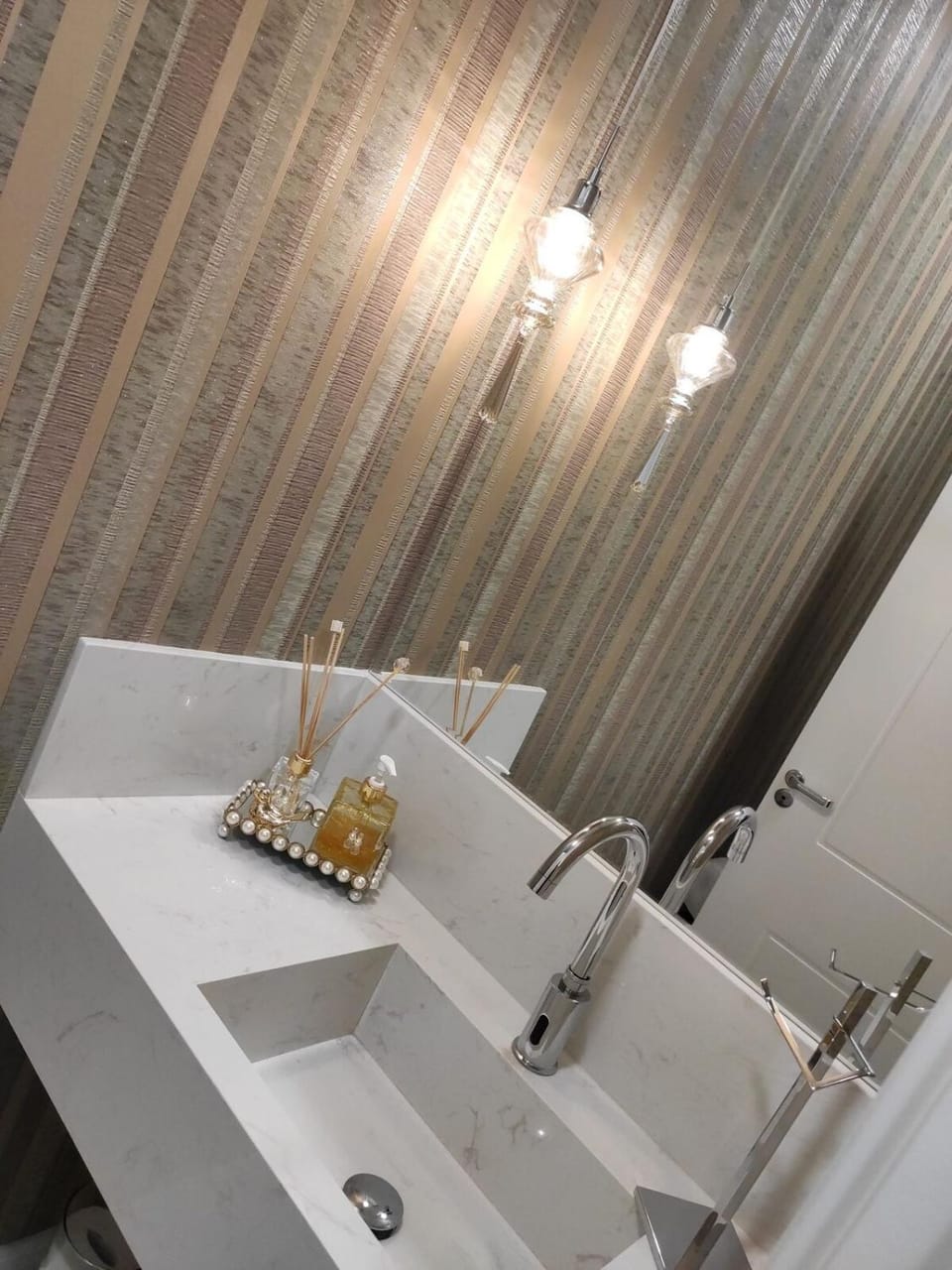 Apartamento de luxo em Meia Praia Apartment in Porto Belo