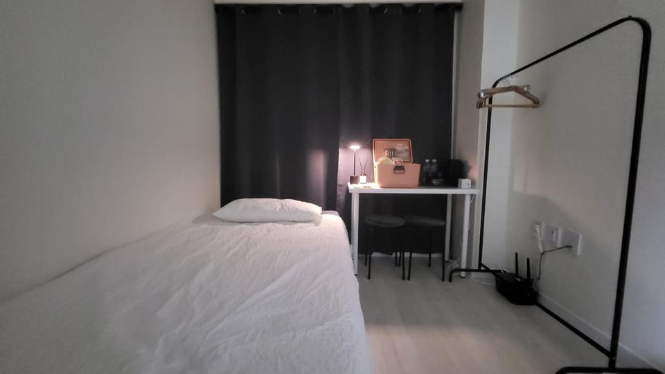Bed, Bedroom, Area and facilities