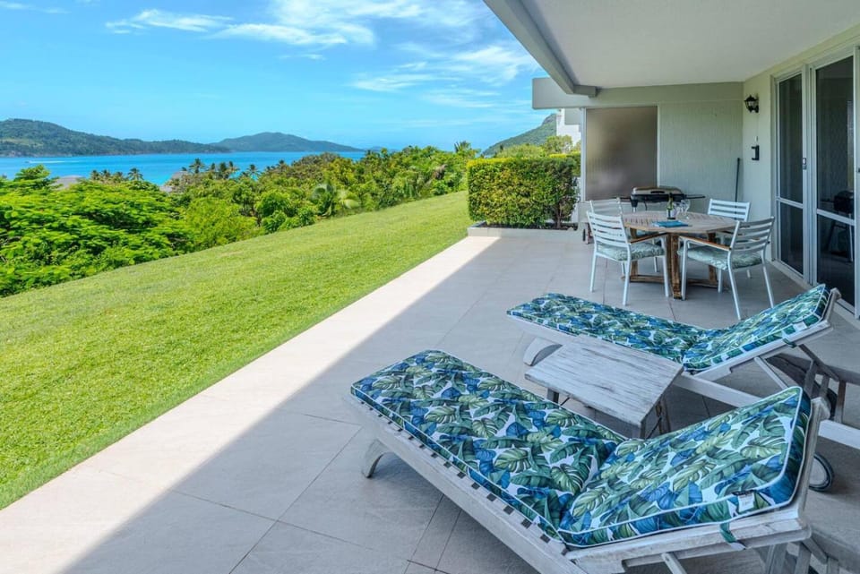 Day, Balcony/Terrace, Seating area, Sea view, sunbed