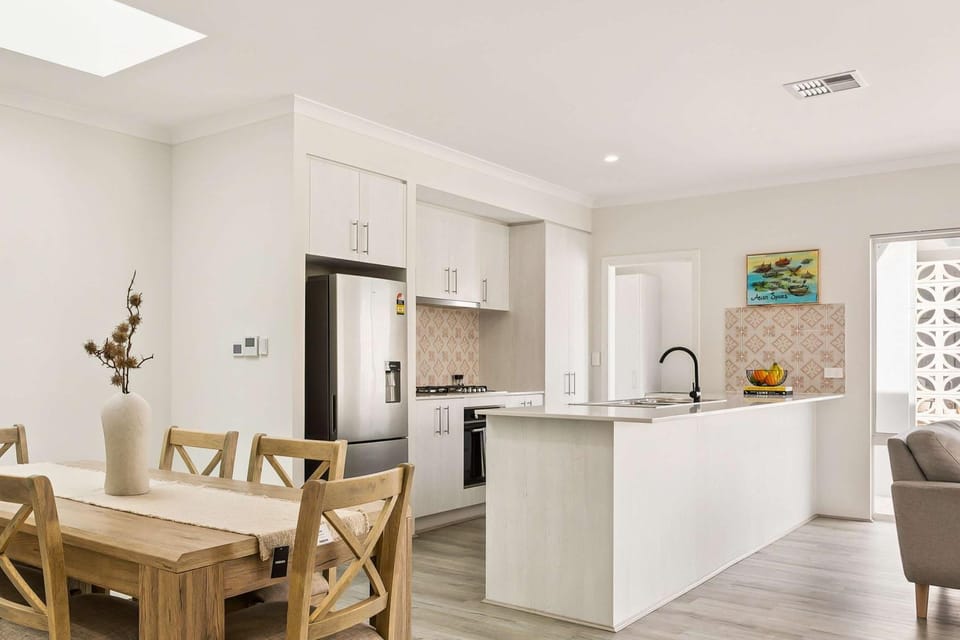 Quenda Villa 3Br 3bath House in Canning Vale