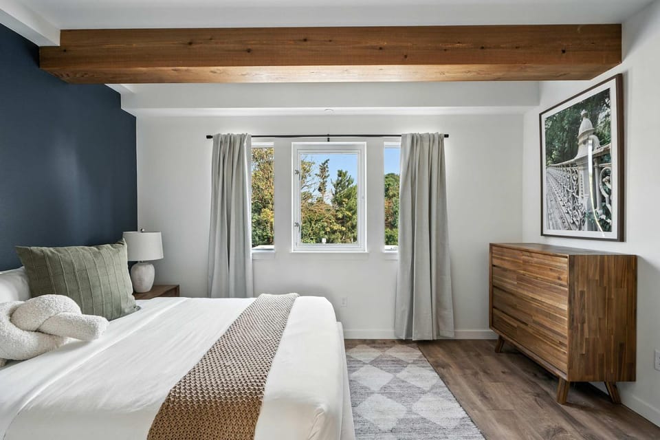 Kerns 6BR Gem - New Build Spanish Flair House in Portland