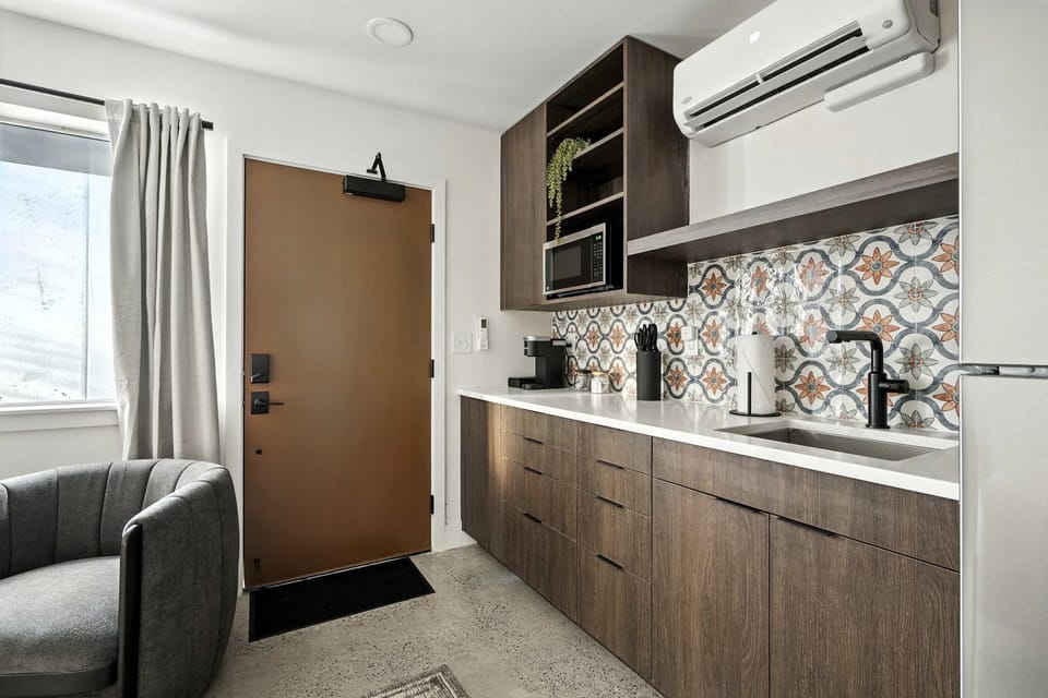 Kerns Studio - Near Coffee Dining & Transit Apartment in Portland