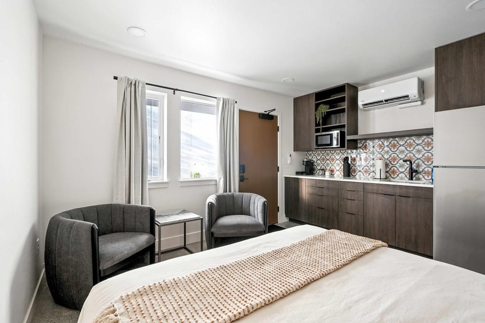 Kerns Studio - Near Coffee Dining & Transit Apartment in Portland
