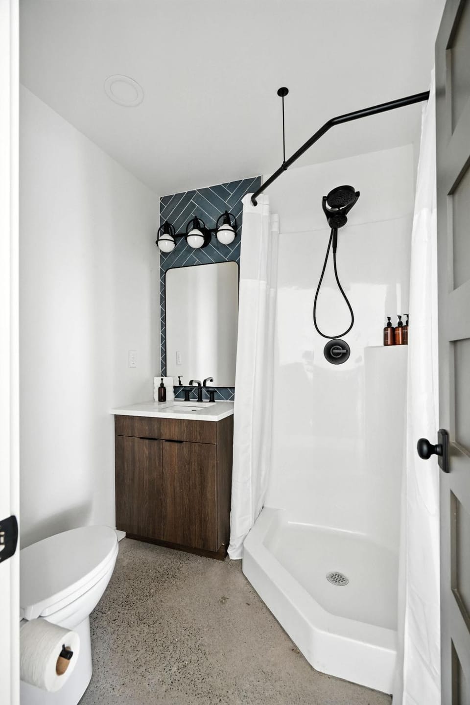 Kerns Studio Near Coffee Dining & Transit Apartment in Portland