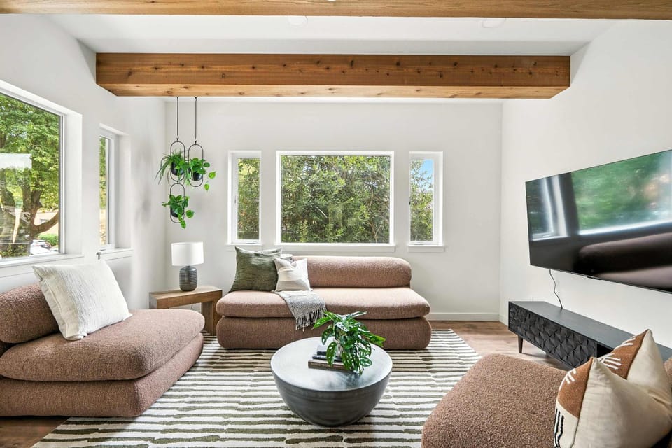 The Adelynn - Luxury 2BR Home in Walkable Portland House in Portland
