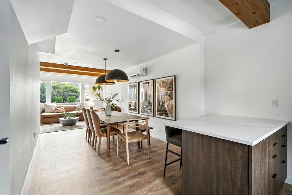 The Adelynn - Sleek 2BR House in Portland - Walk to Everything House in Portland