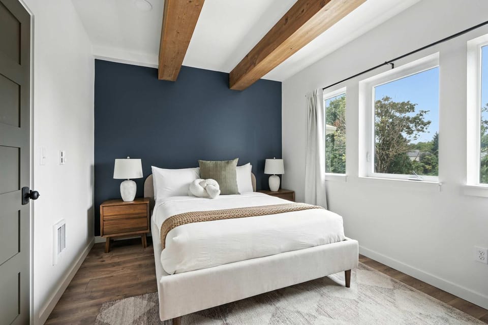 Spacious 6BR - New Spanish Home in Best Kerns Spot House in Portland
