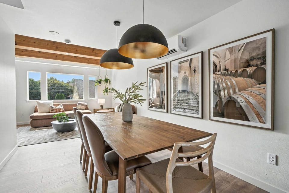 6 Bedroom Casa Adelynn in Kerns House in Portland