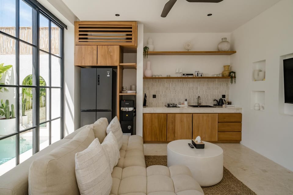 TV and multimedia, Kitchen or kitchenette, Living room, Seating area