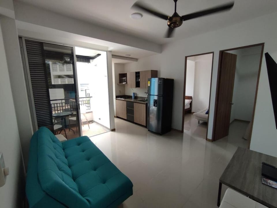 Communal lounge/ TV room, TV and multimedia, Kitchen or kitchenette, Living room, Seating area, Dining area