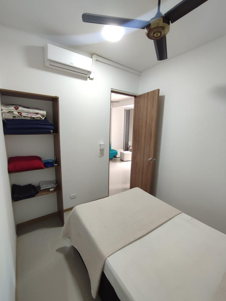 Bed, Photo of the whole room, Bedroom, air conditioner