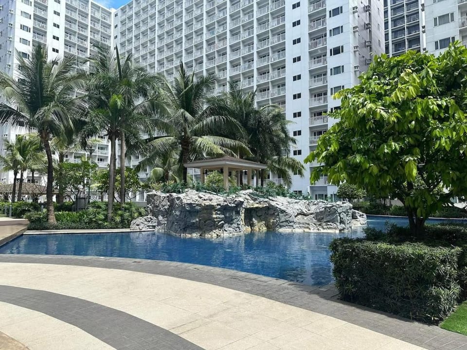 Condo Room Apartment in Mall of Asia Complex Pasay City - Near Airport Apartment hotel in Pasay