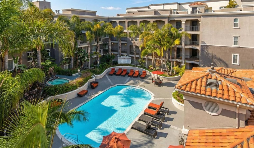 Property building, Swimming pool