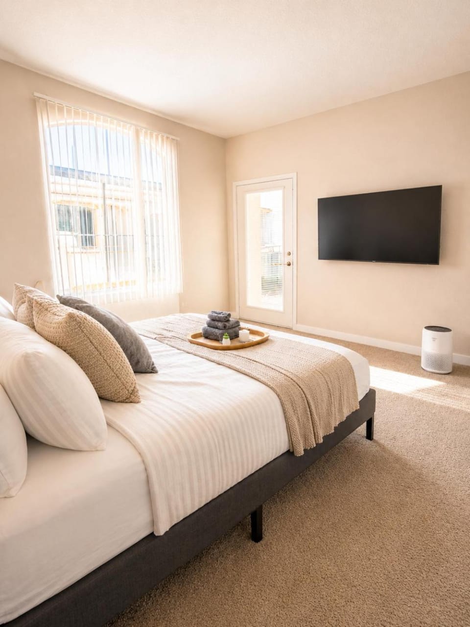 Marina Boardwalk Breeze 1BA & 2BA - Short Trip To Venice Beach Apartment in Marina del Rey