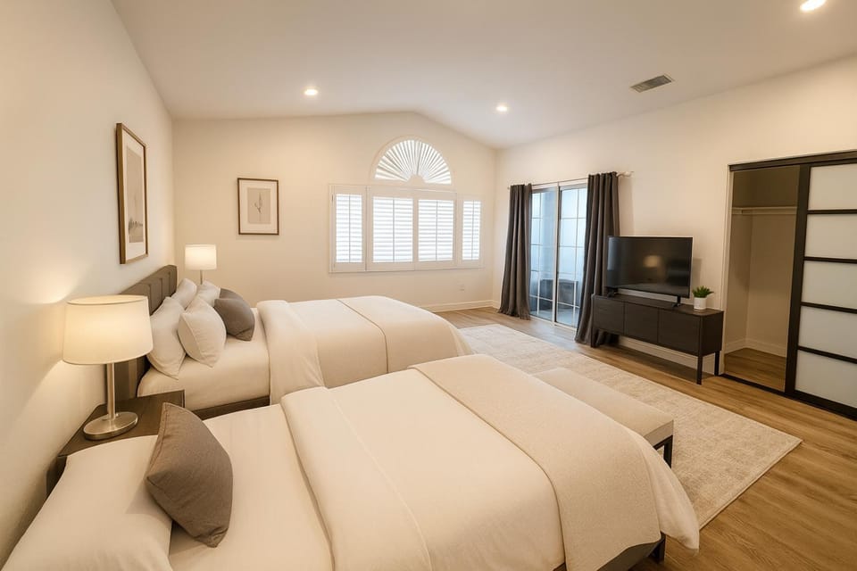 Marina Boardwalk Breeze 1BA & 2BA - Short Trip To Venice Beach Apartment in Marina del Rey