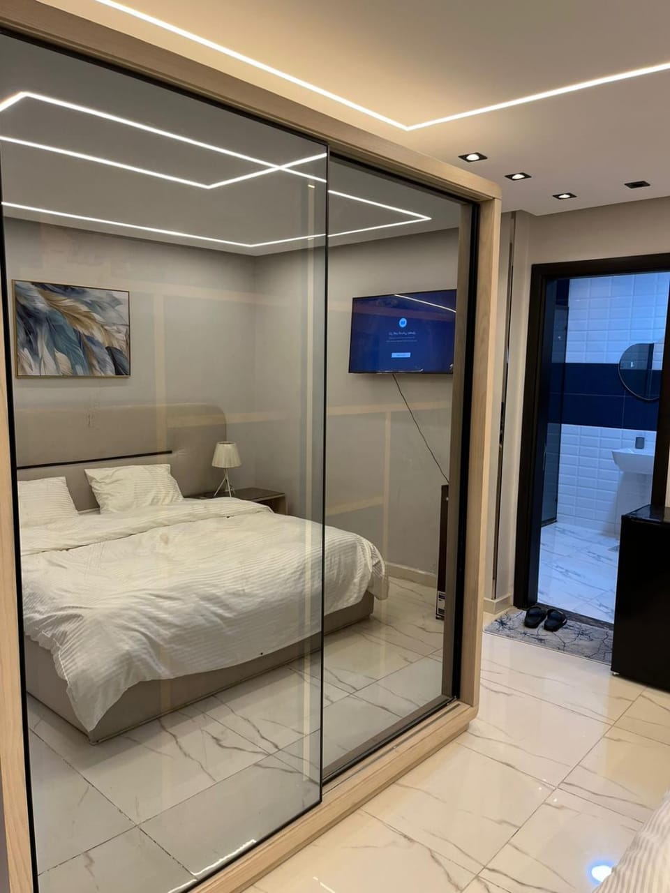 Bed, TV and multimedia, Photo of the whole room, Bedroom, wardrobe