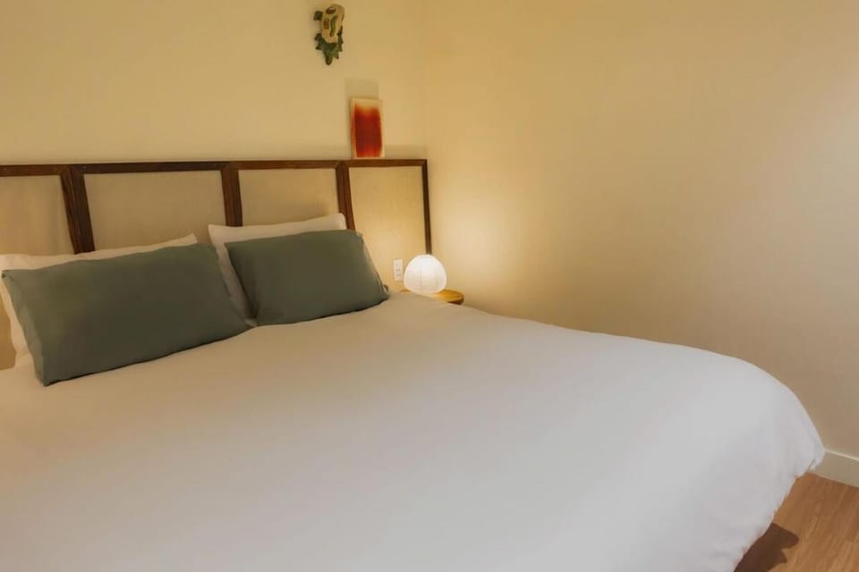 Quiet, minimalist space - Homestay District 1 Apartment in Ho Chi Minh City