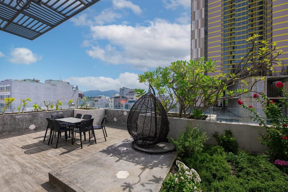 Patio, Spring, Day, Natural landscape, View (from property/room), Balcony/Terrace, Balcony/Terrace, Dining area, Mountain view