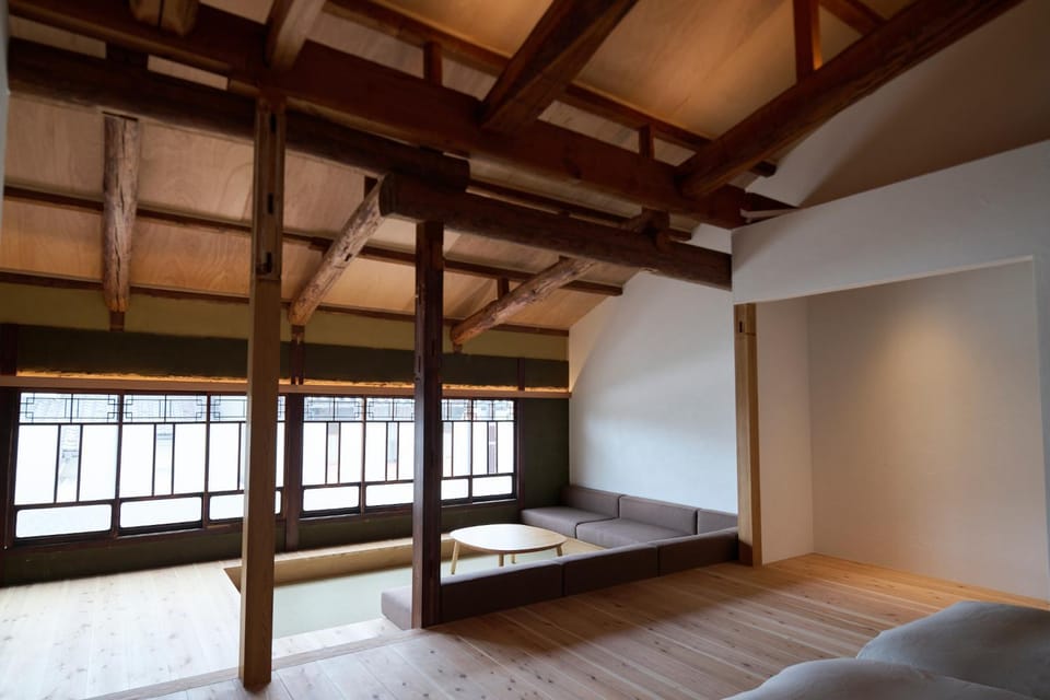 Living room, Photo of the whole room