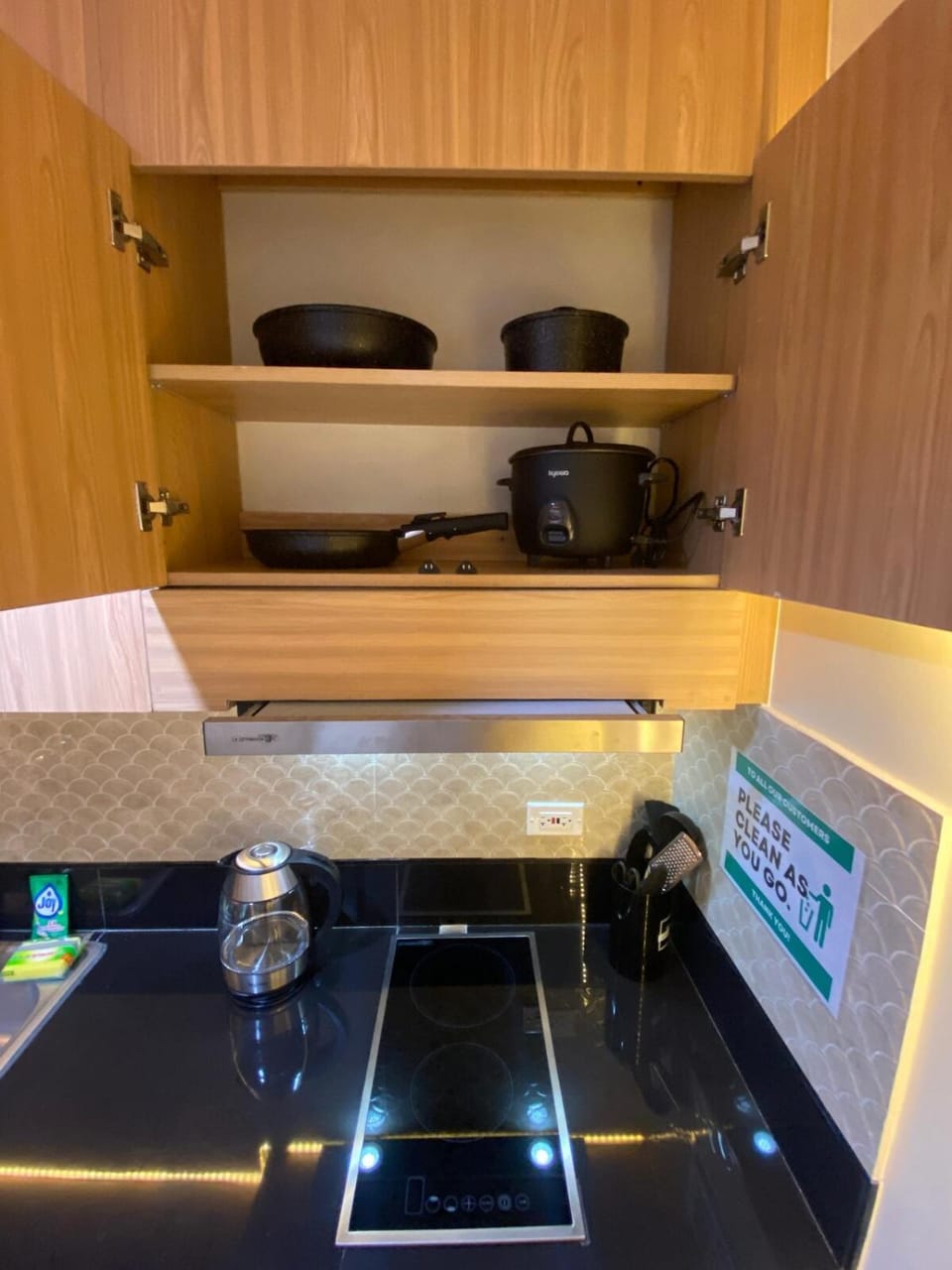 Hallin Bay Suites Modern 1BR with balcony Apartment in Muntinlupa