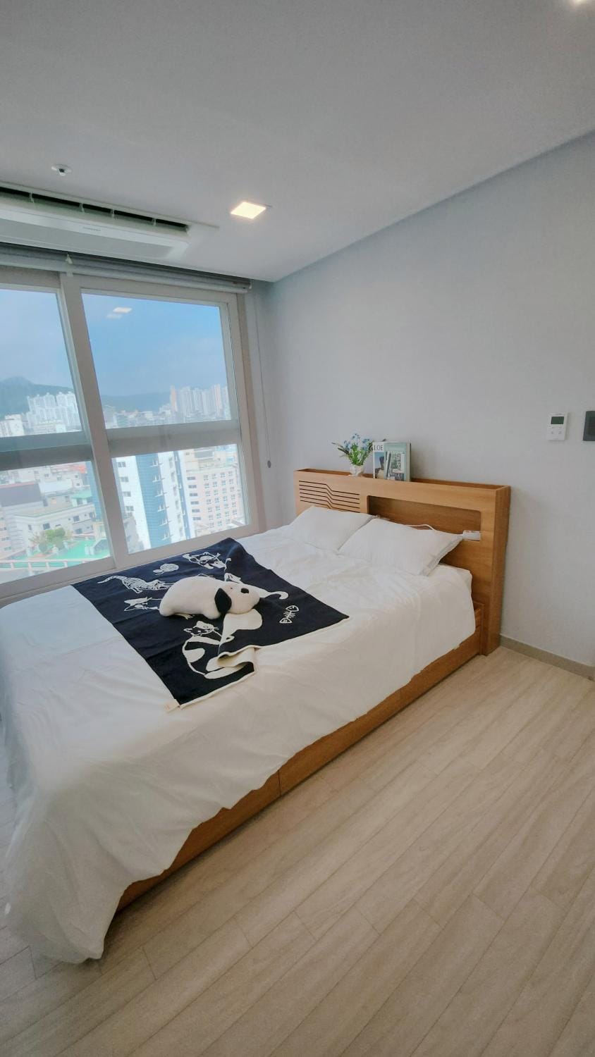 Central Height Apartment Royal Apartment in Busan