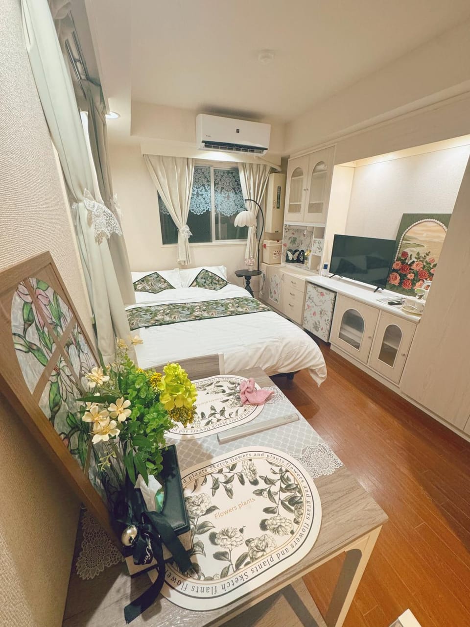 Photo of the whole room