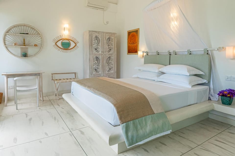 Bed, Photo of the whole room, Bedroom, wardrobe, air conditioner