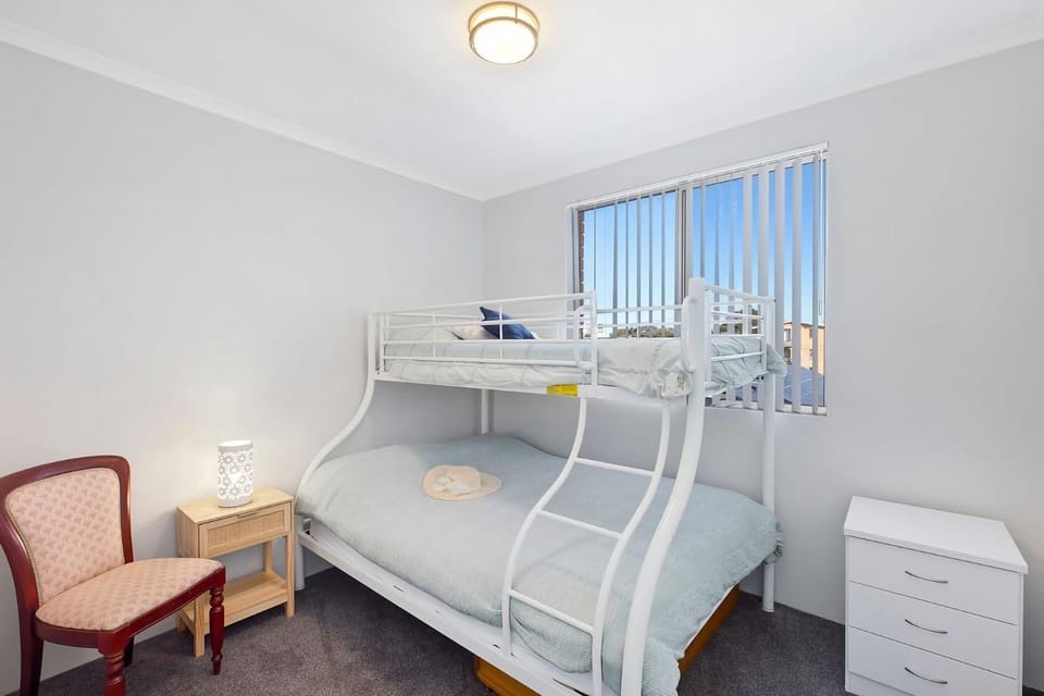 Fairport Coastal Escape - Walk to Beach & Town Apartment in The Entrance