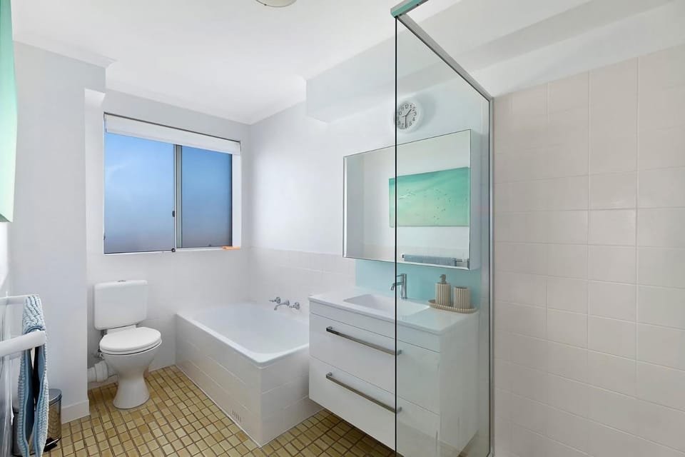 Fairport Coastal Escape - Walk to Beach & Town Apartment in The Entrance
