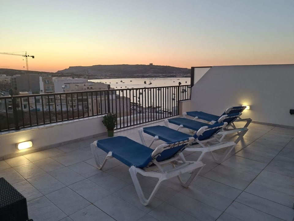 Natural landscape, View (from property/room), Balcony/Terrace, Balcony/Terrace, Sea view, Sunset, sunbed