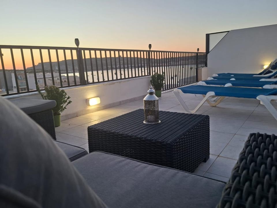 View (from property/room), Balcony/Terrace, Sea view, Sunset, sunbed