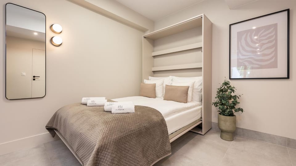 Bed, Photo of the whole room, Bedroom, towels
