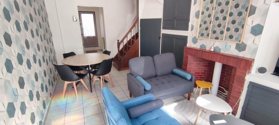 Living room, Dining area
