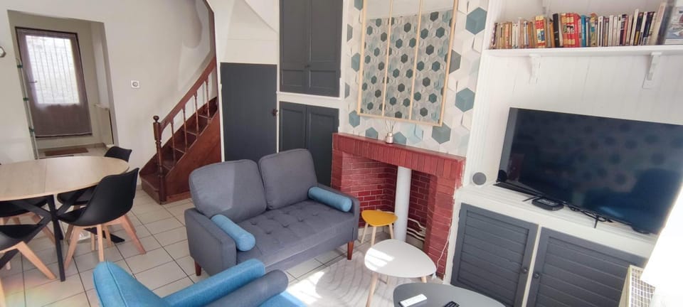 Library, Living room, Dining area