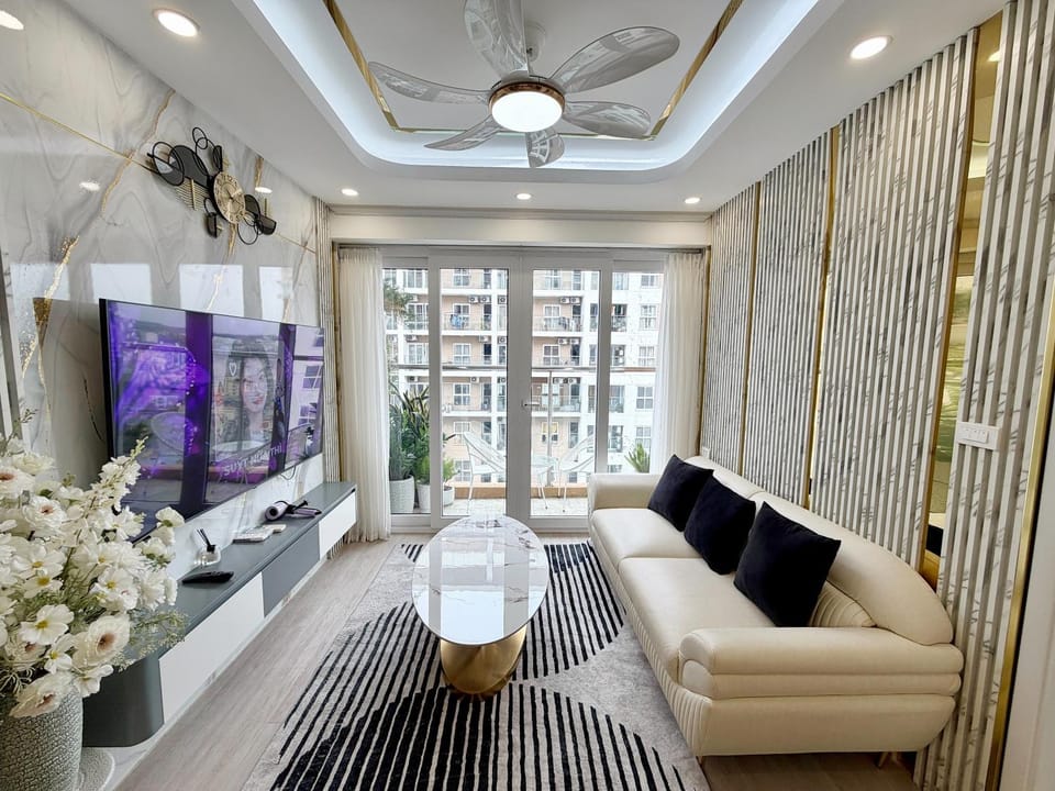 Living room, Seating area, air conditioner