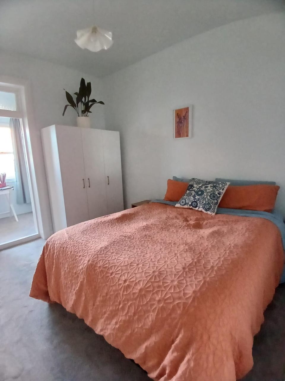 Photo of the whole room, Bedroom