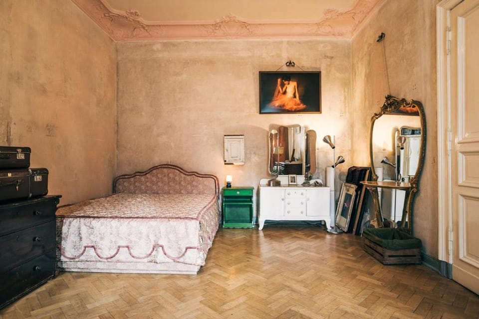 Enchanting Loft Flat 142sqm 1530sqft in F'Hain Apartment in Berlin