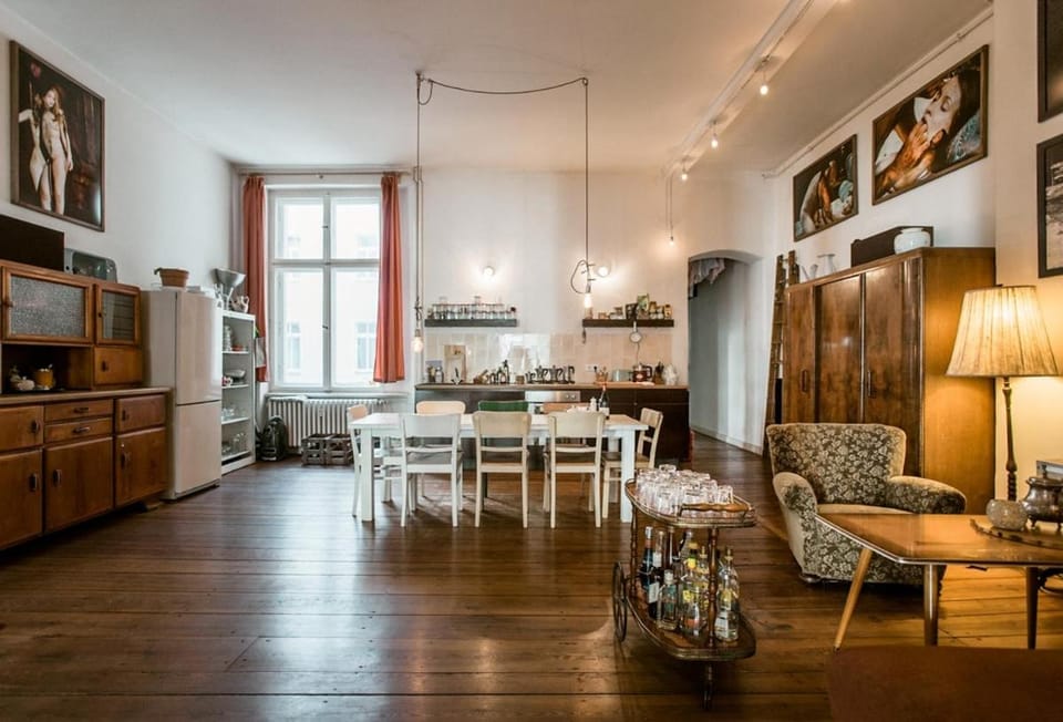 Enchanting Loft Flat 142sqm 1530sqft in F'Hain Apartment in Berlin