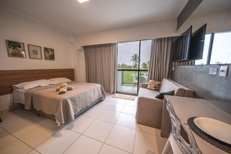 Bed, TV and multimedia, Living room, Photo of the whole room, Bedroom, towels