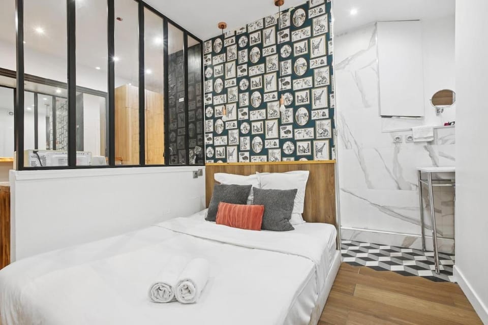 Elegant bright studio in prestigious 7th arrondissement Apartment in Paris