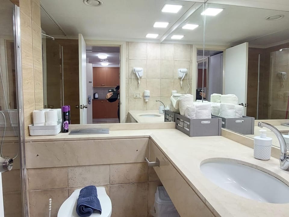מגדל הים - בניין אלמוג Apartment hotel in Haifa