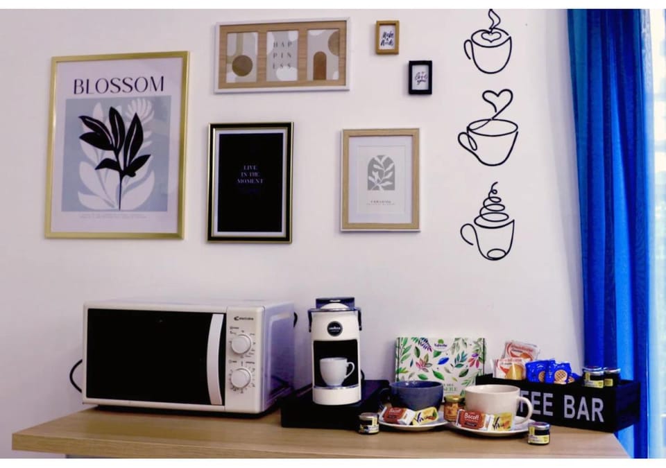 Coffee/tea facilities, Kitchen or kitchenette